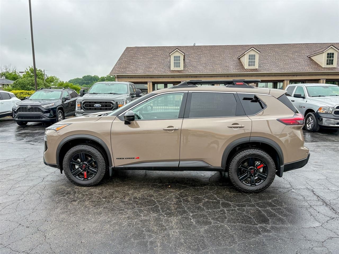 Nissan Rogue  2025