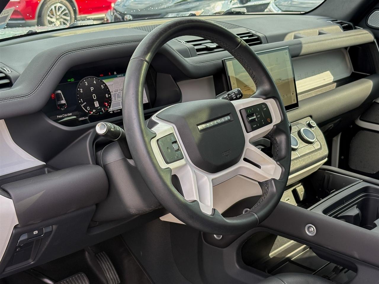 Land Rover Defender  2024