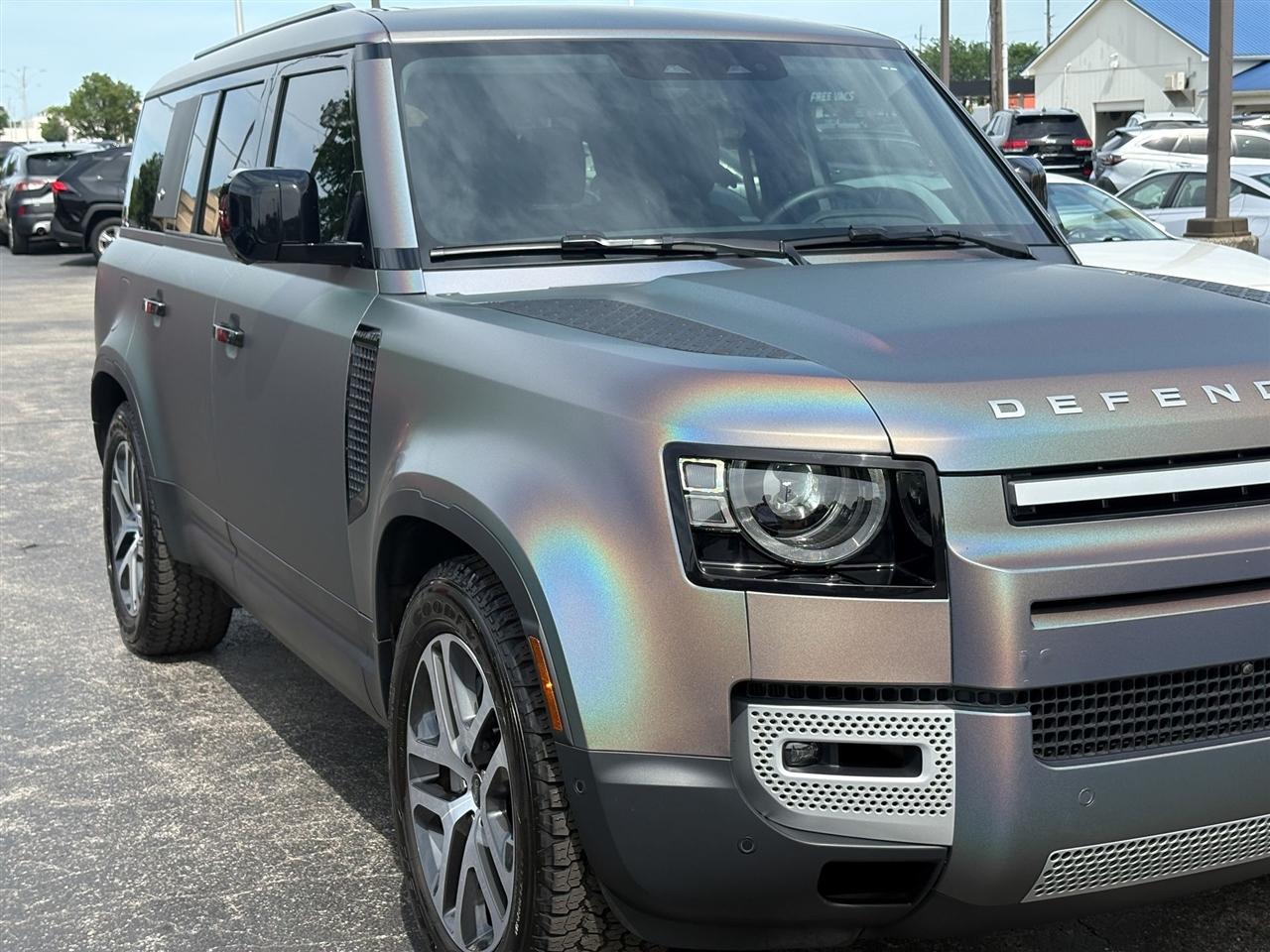 Land Rover Defender  2024