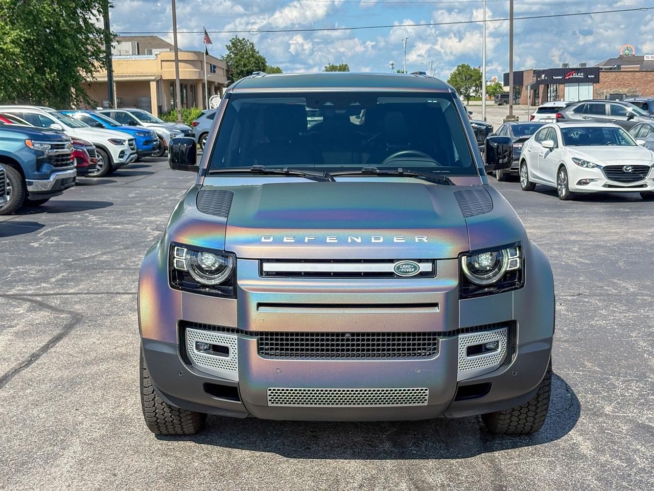 Land Rover Defender  2024