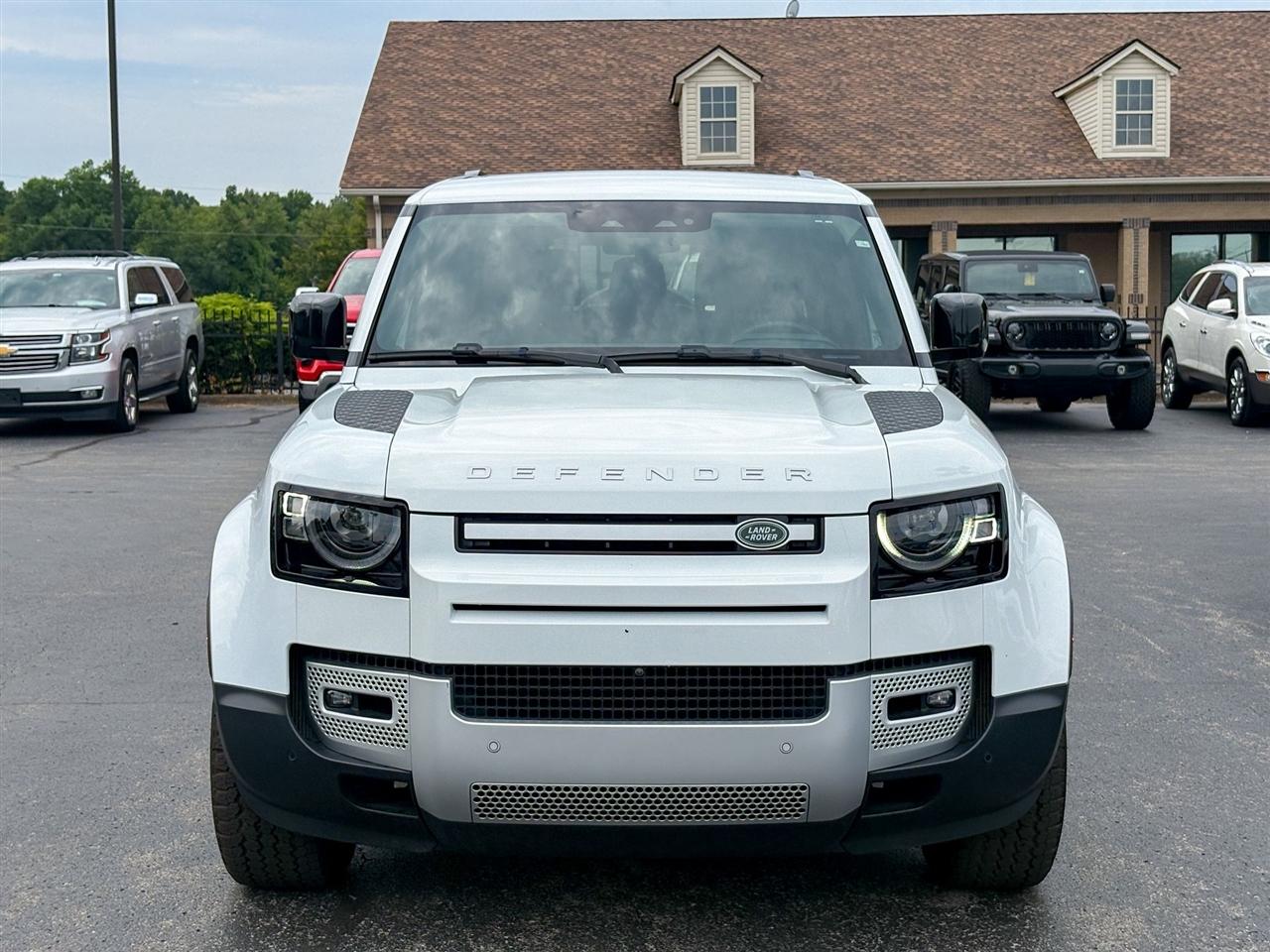 Land Rover Defender  2024