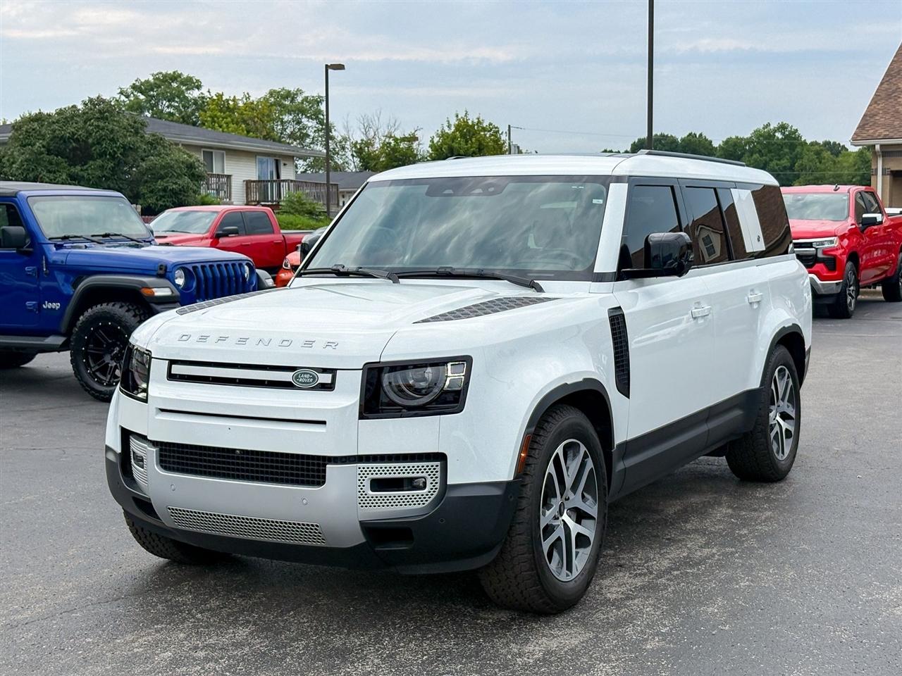 Land Rover Defender  2024
