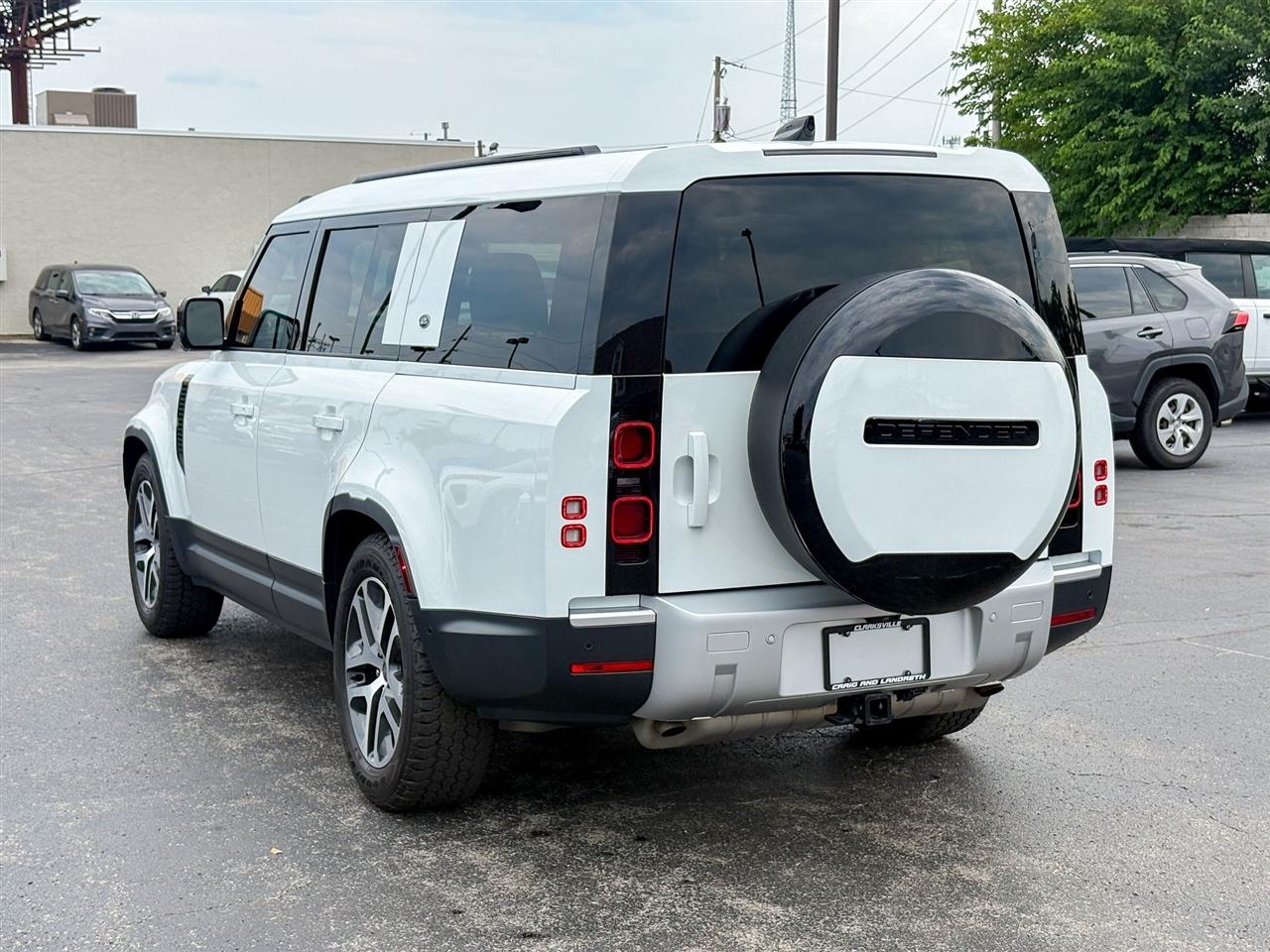 Land Rover Defender  2024
