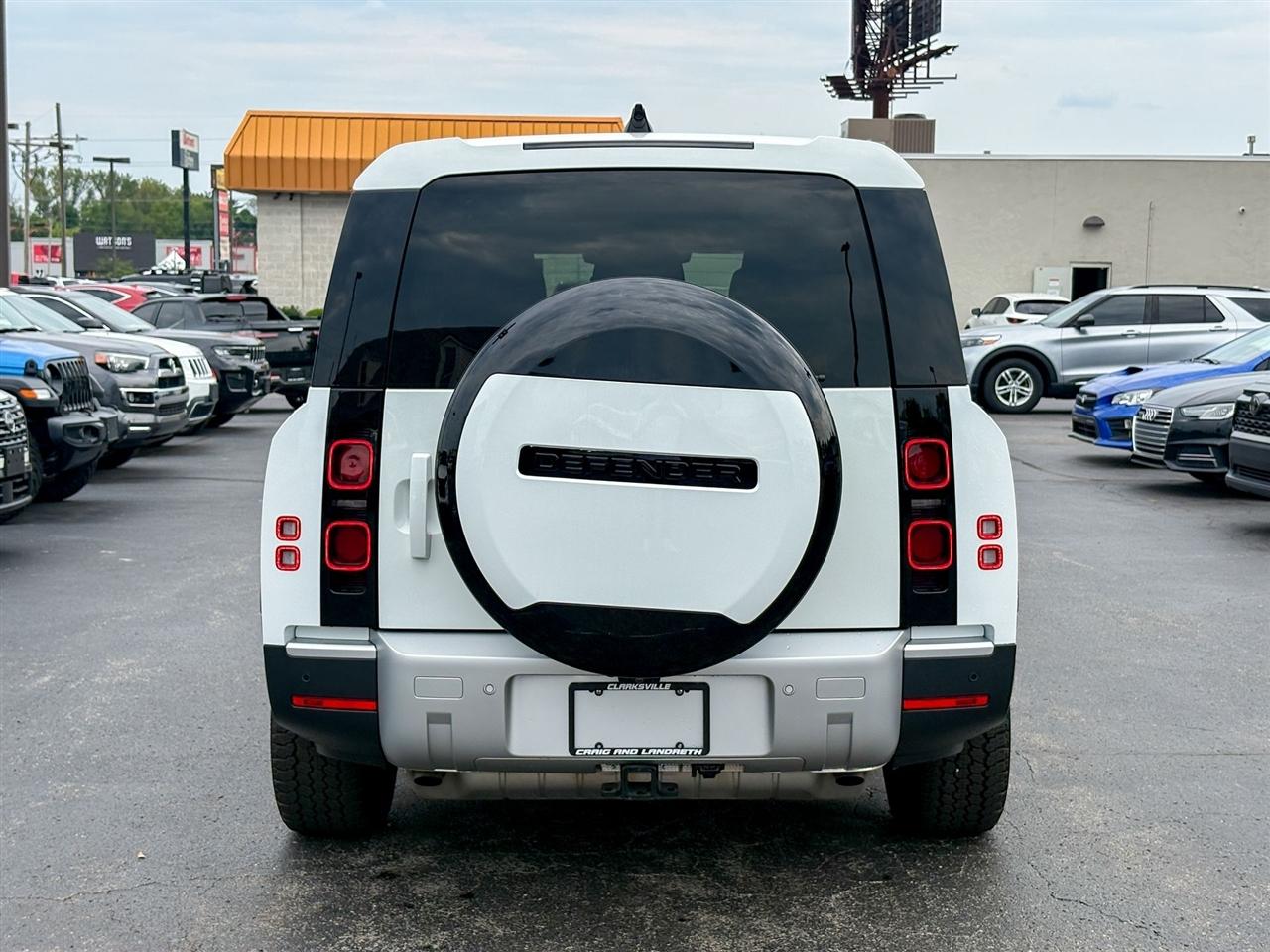 Land Rover Defender  2024