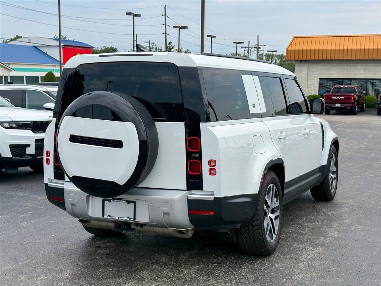 Land Rover Defender  2024