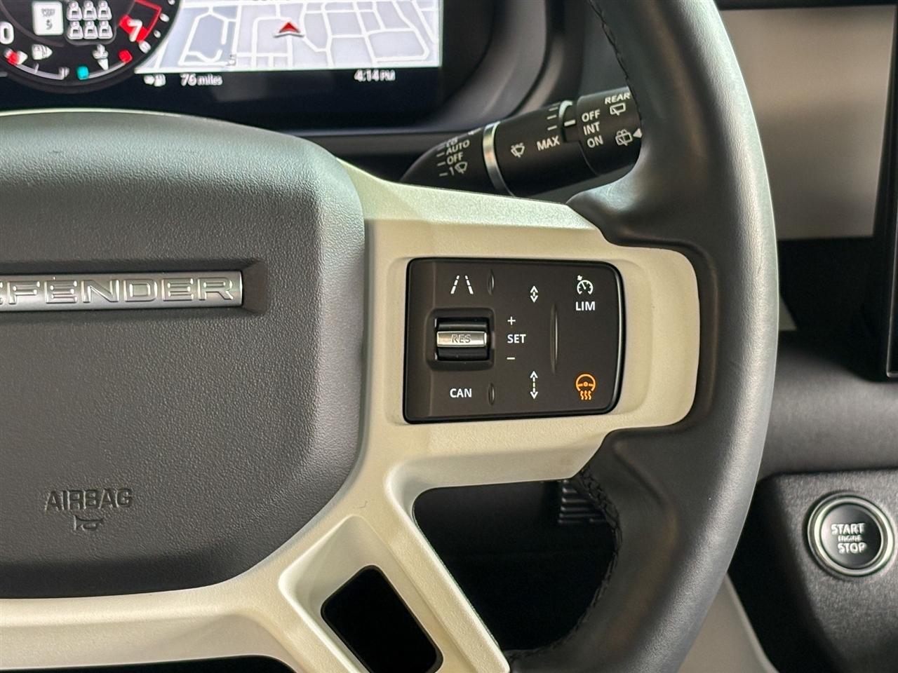 Land Rover Defender  2024
