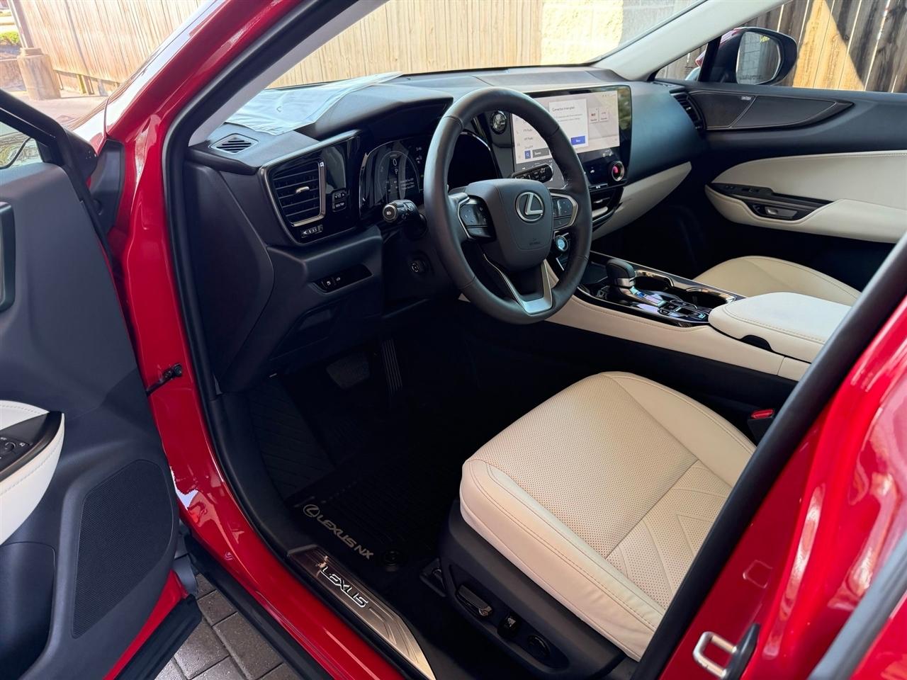 Lexus NX 350h Luxury 2025