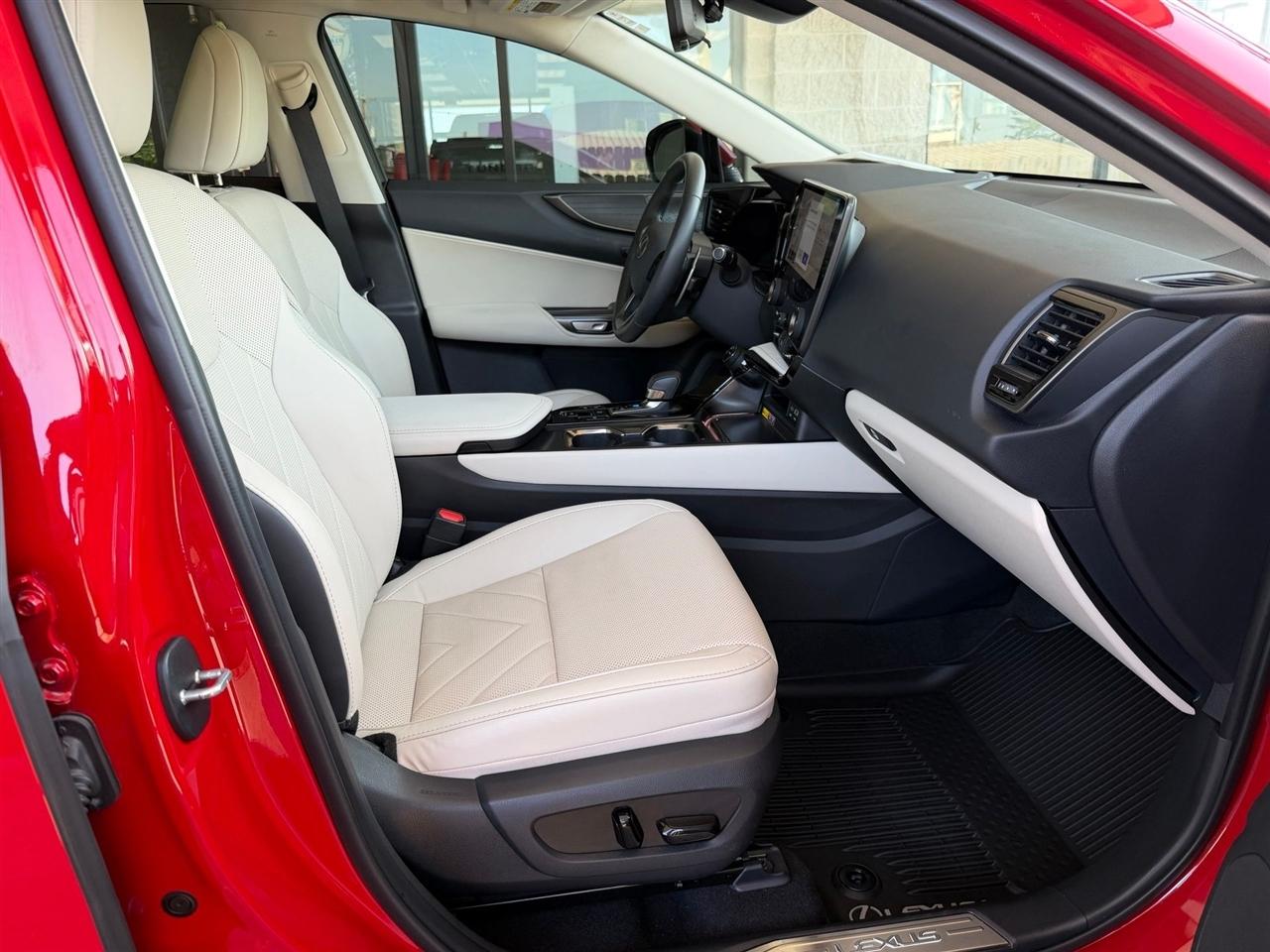 Lexus NX 350h Luxury 2025
