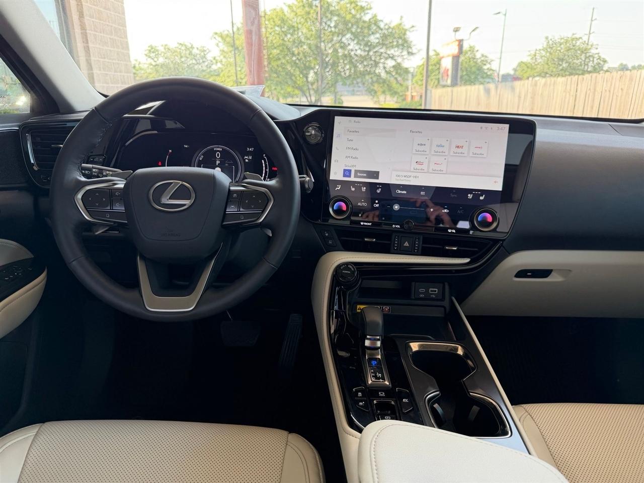Lexus NX 350h Luxury 2025