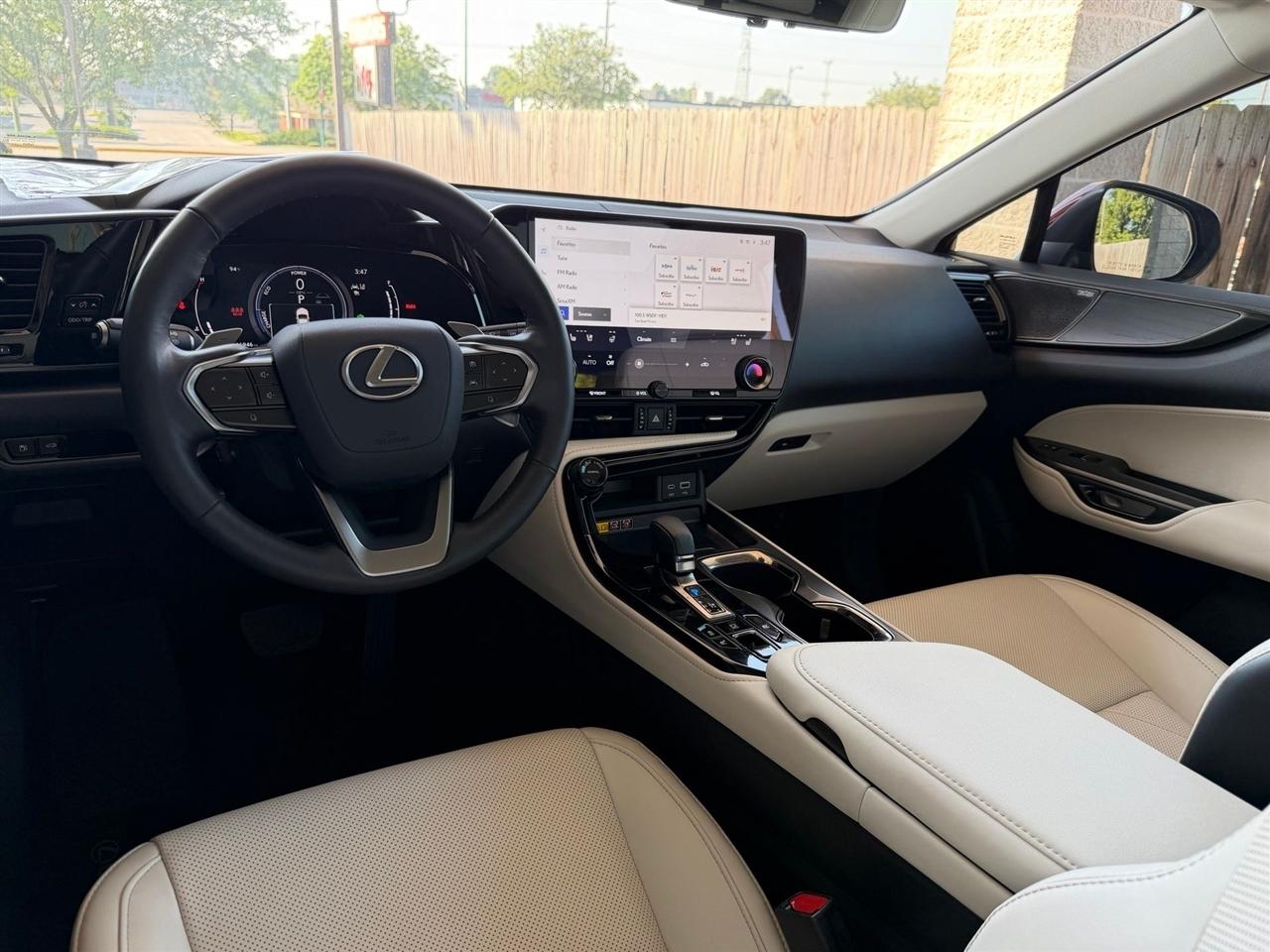 Lexus NX 350h Luxury 2025