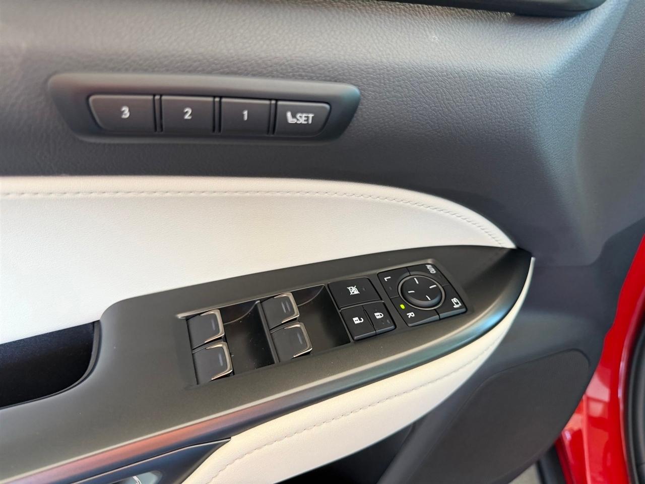 Lexus NX 350h Luxury 2025