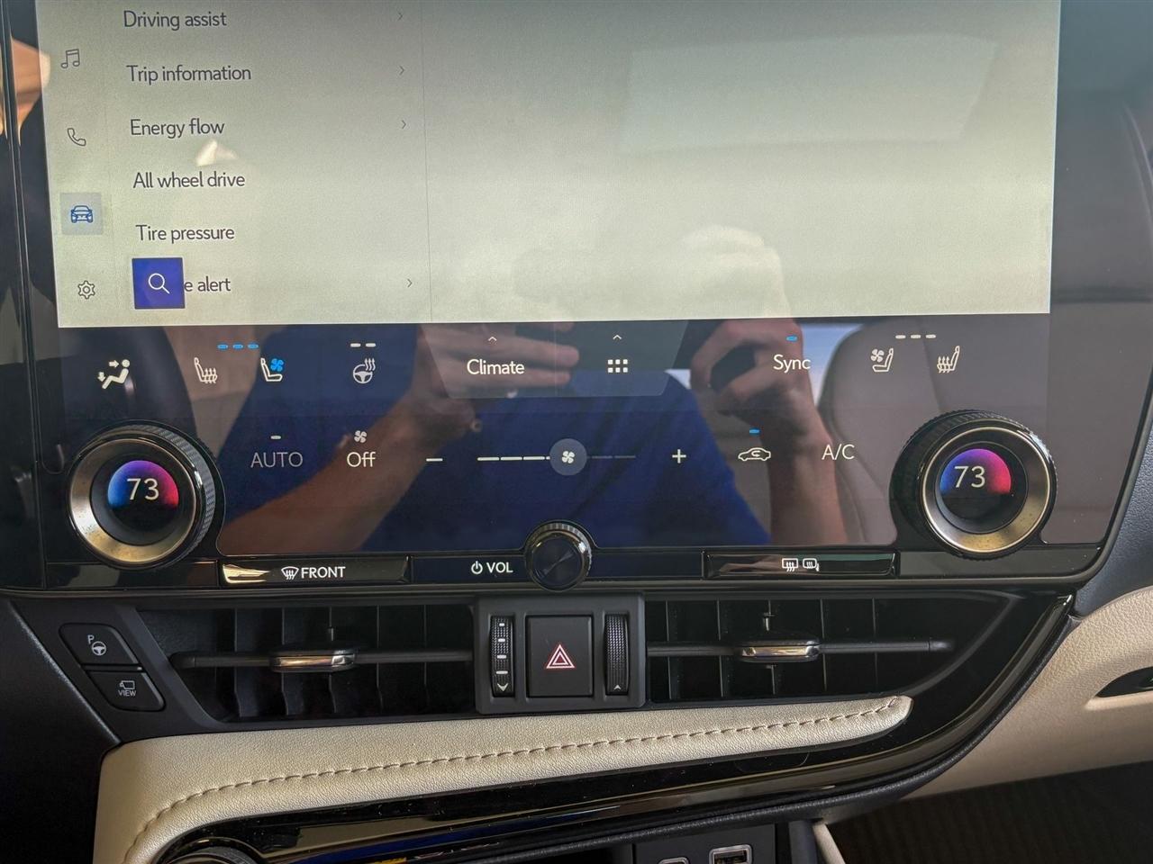 Lexus NX 350h Luxury 2025