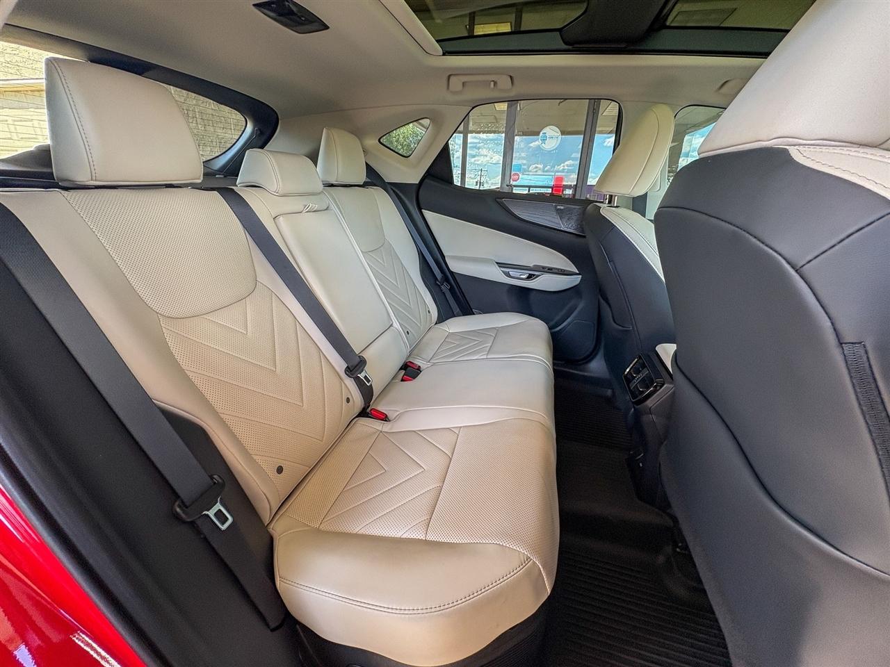 Lexus NX 350h Luxury 2025
