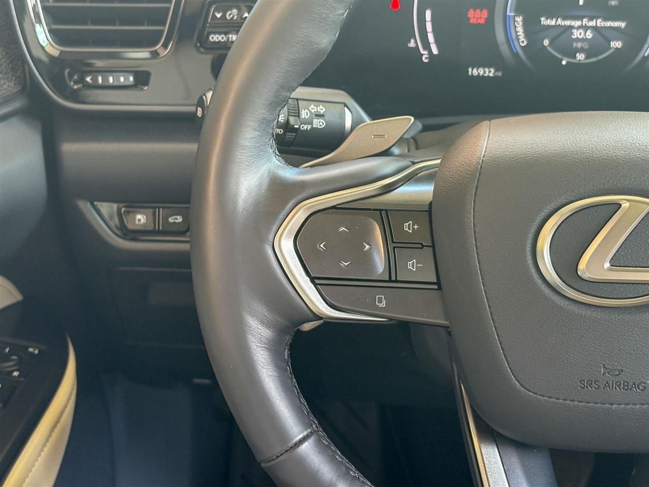 Lexus NX 350h Luxury 2025