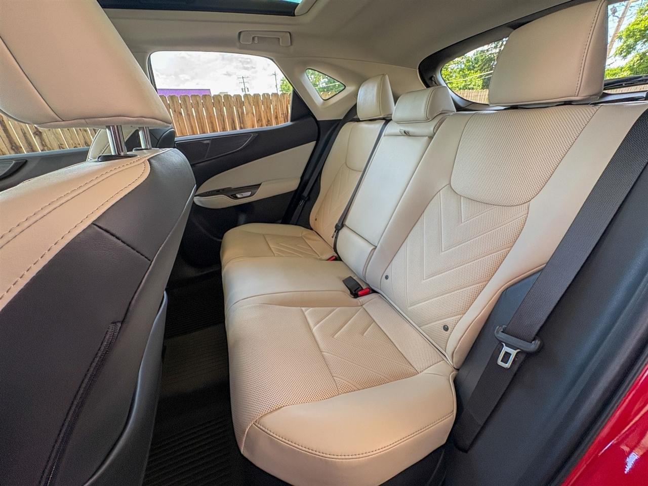 Lexus NX 350h Luxury 2025