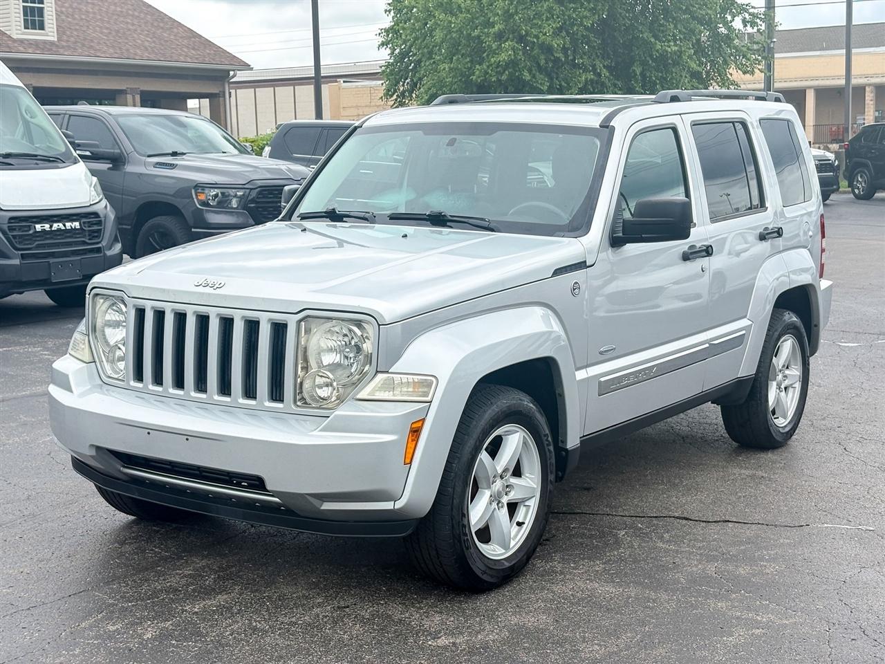 Jeep Liberty  2012