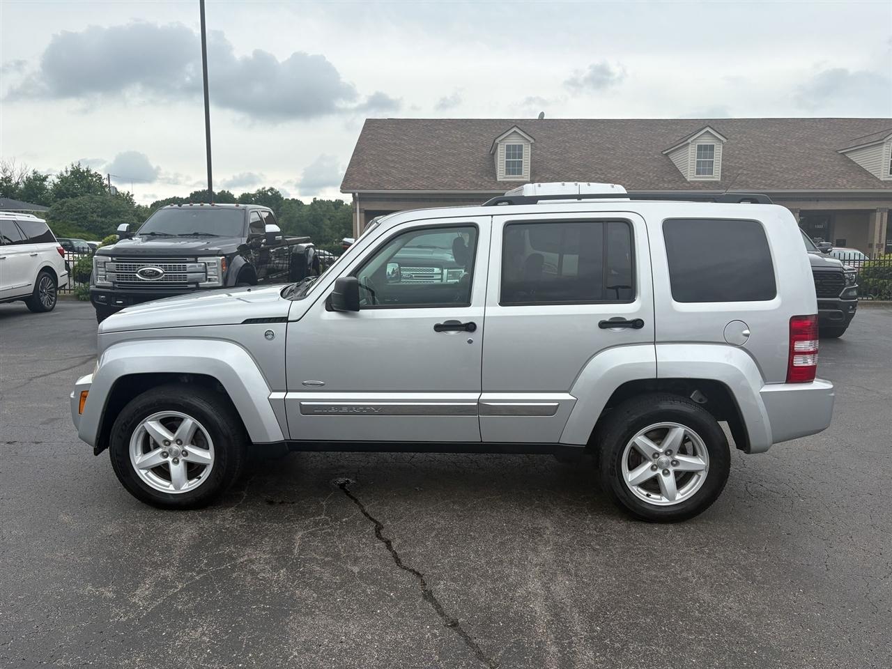 Jeep Liberty  2012