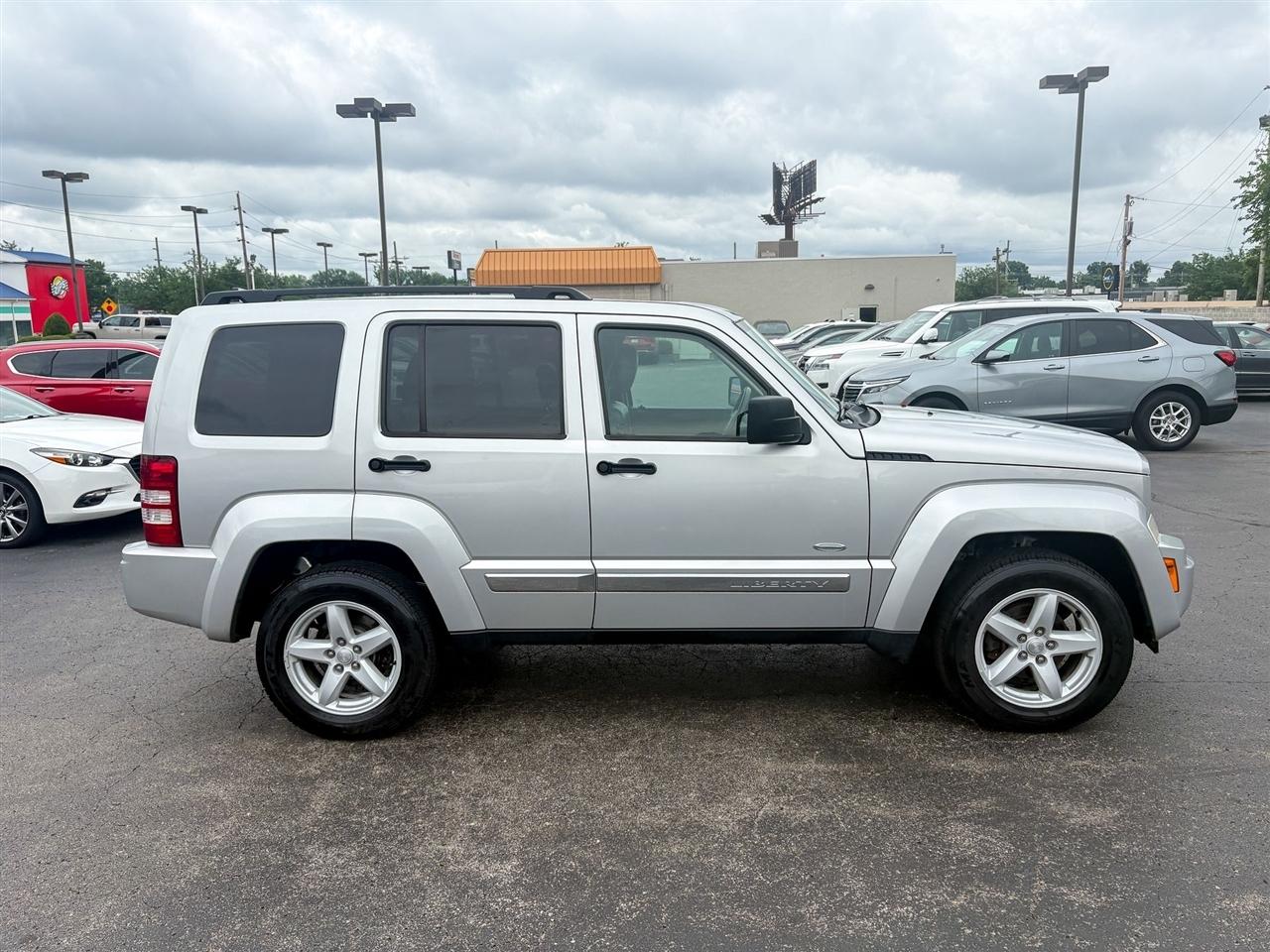 Jeep Liberty  2012