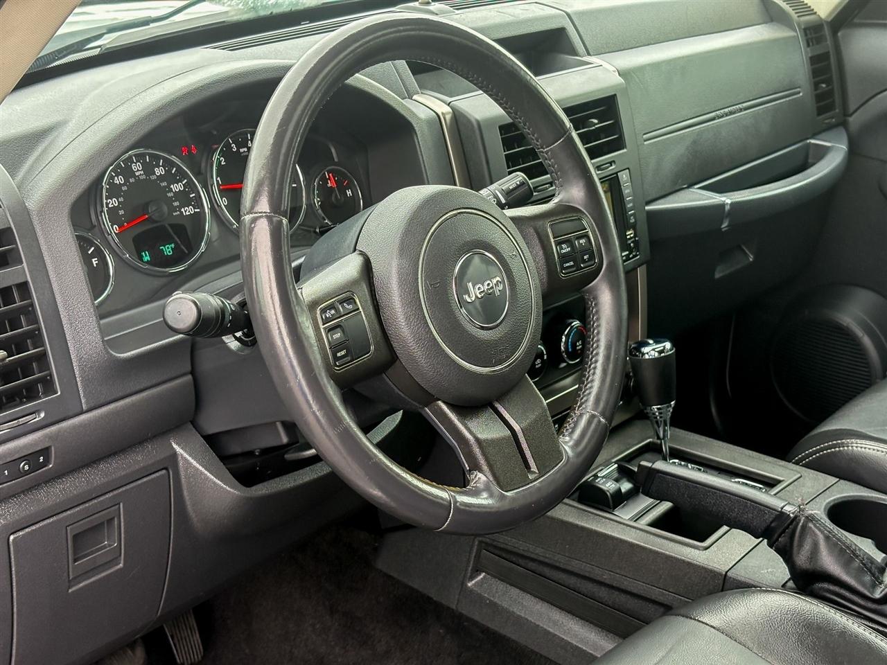 Jeep Liberty  2012