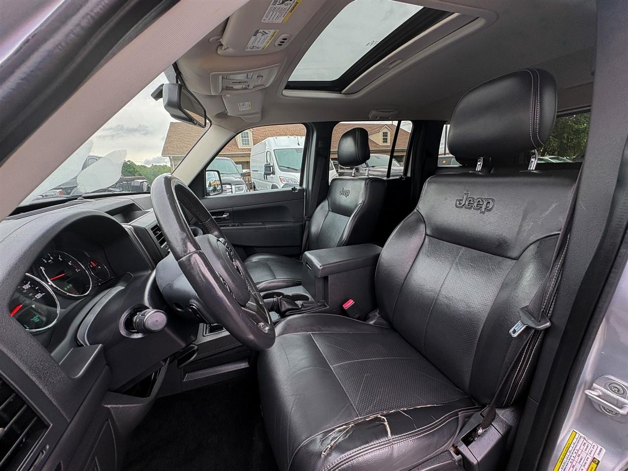 Jeep Liberty  2012