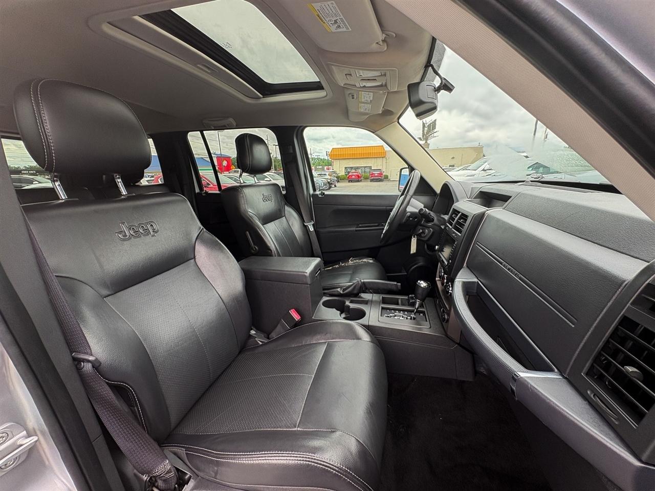 Jeep Liberty  2012