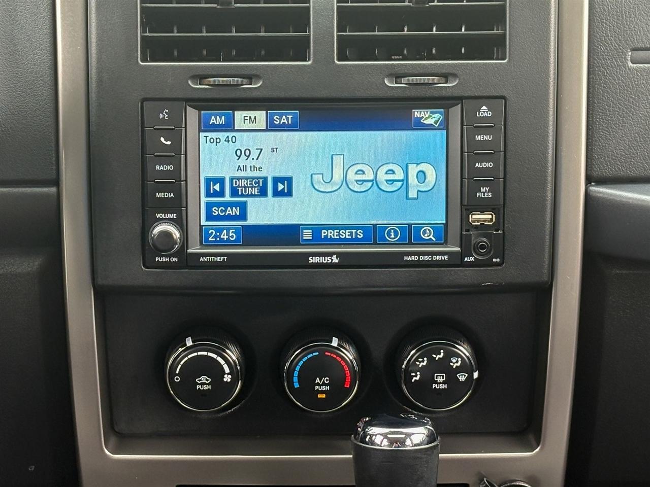 Jeep Liberty  2012