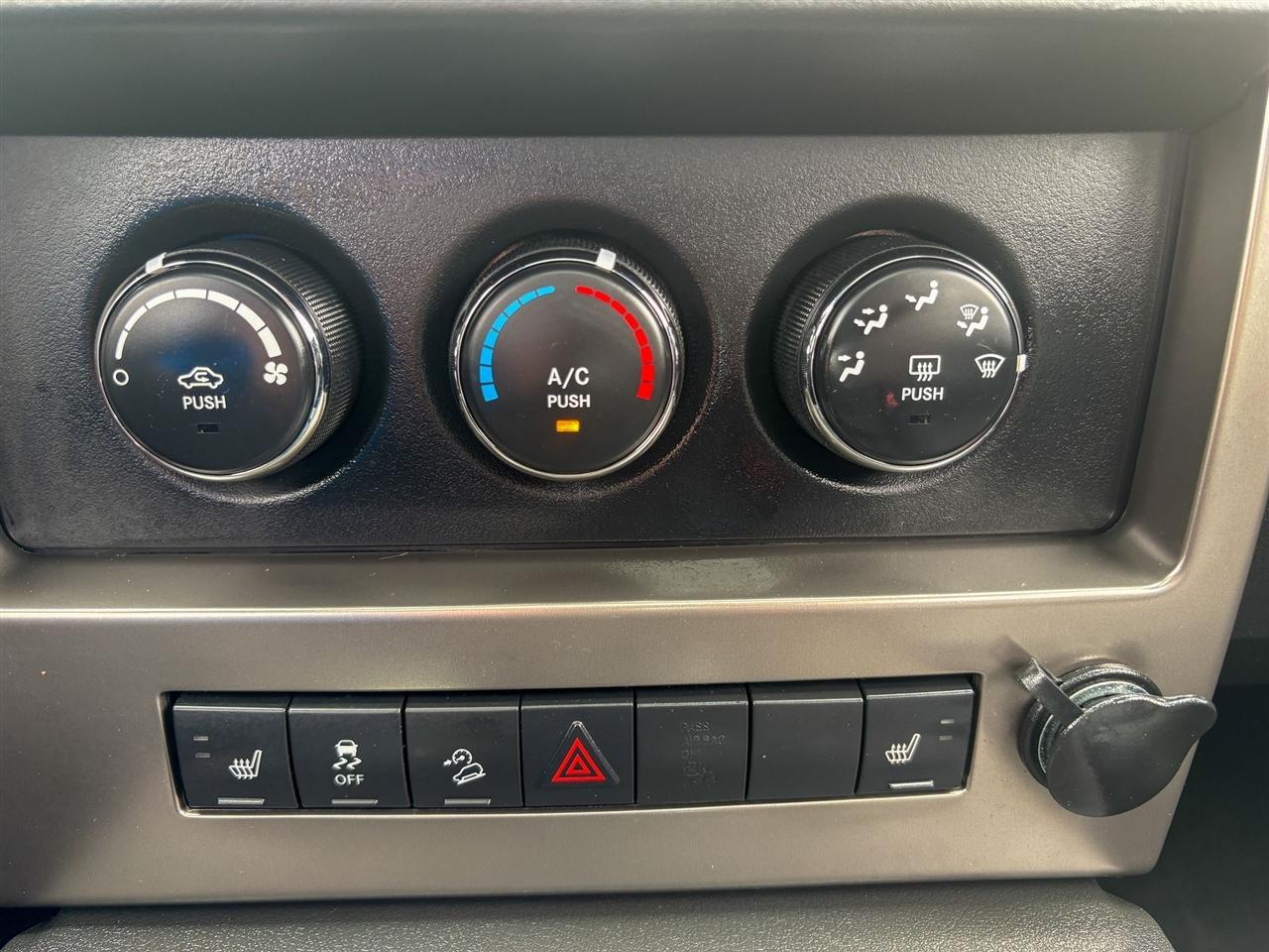 Jeep Liberty  2012