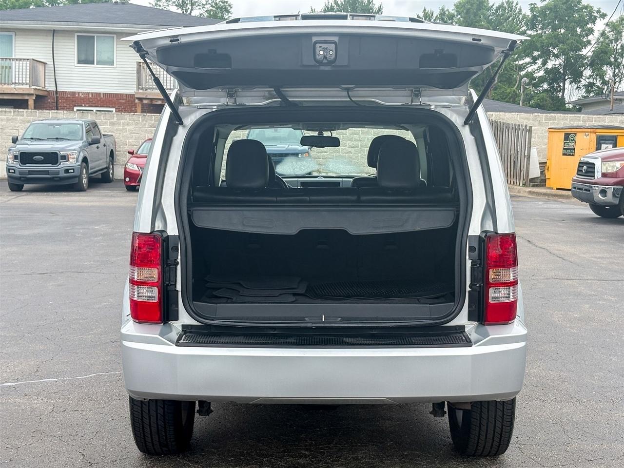 Jeep Liberty  2012