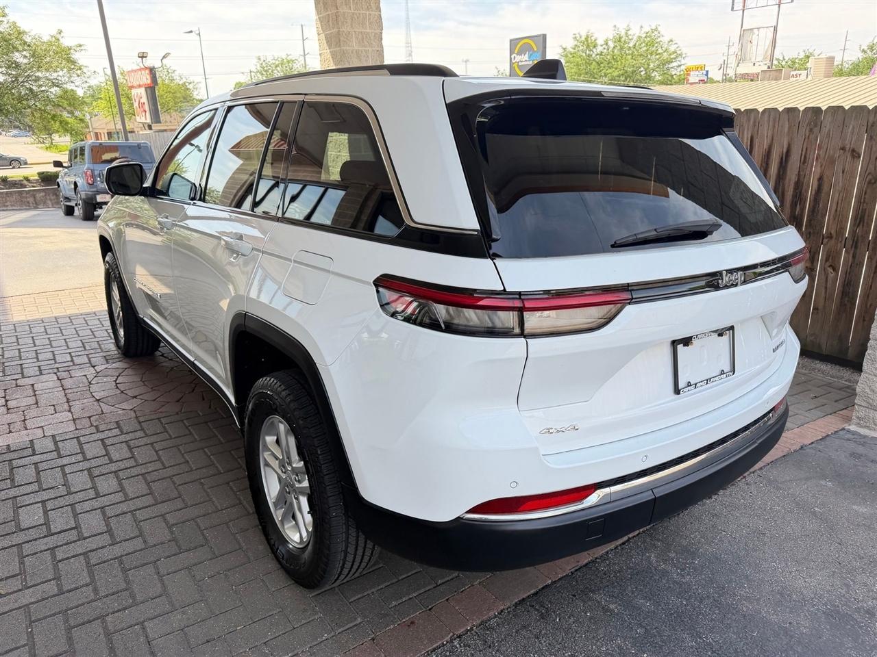 Jeep Grand Cherokee  2023