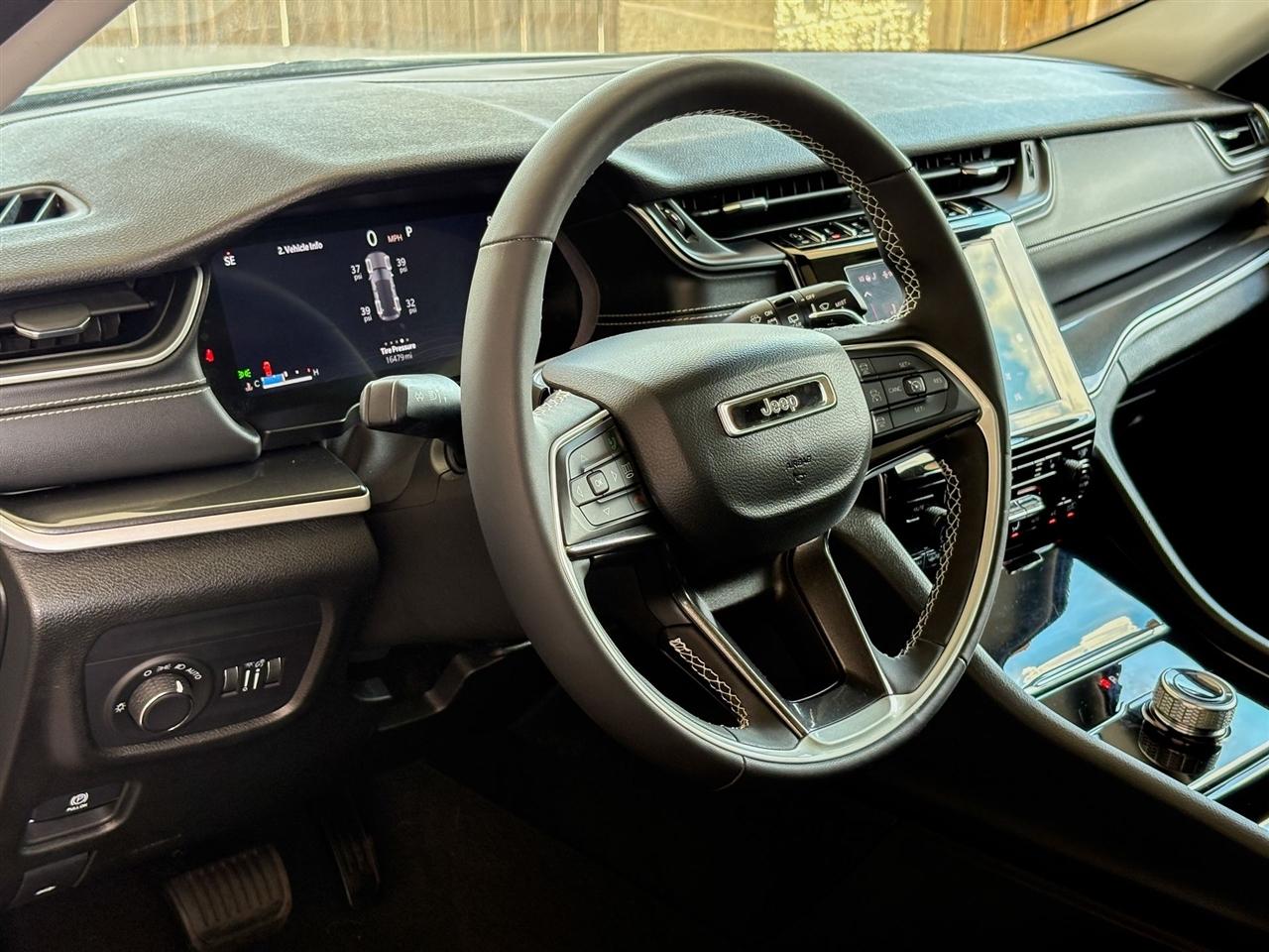 Jeep Grand Cherokee  2023