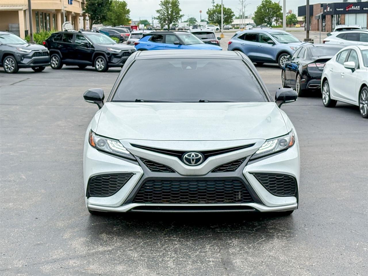 Toyota Camry  2021