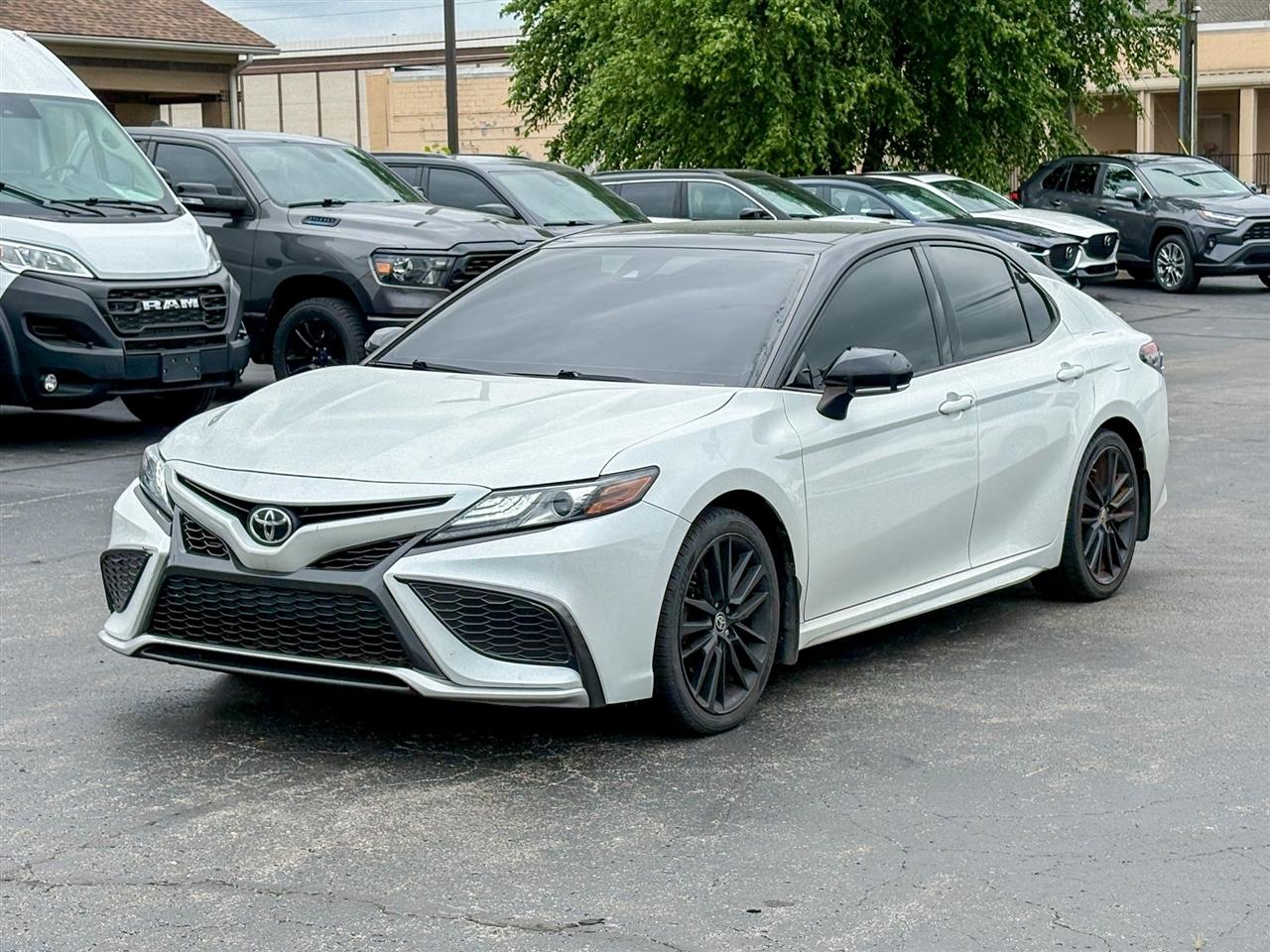 Toyota Camry  2021
