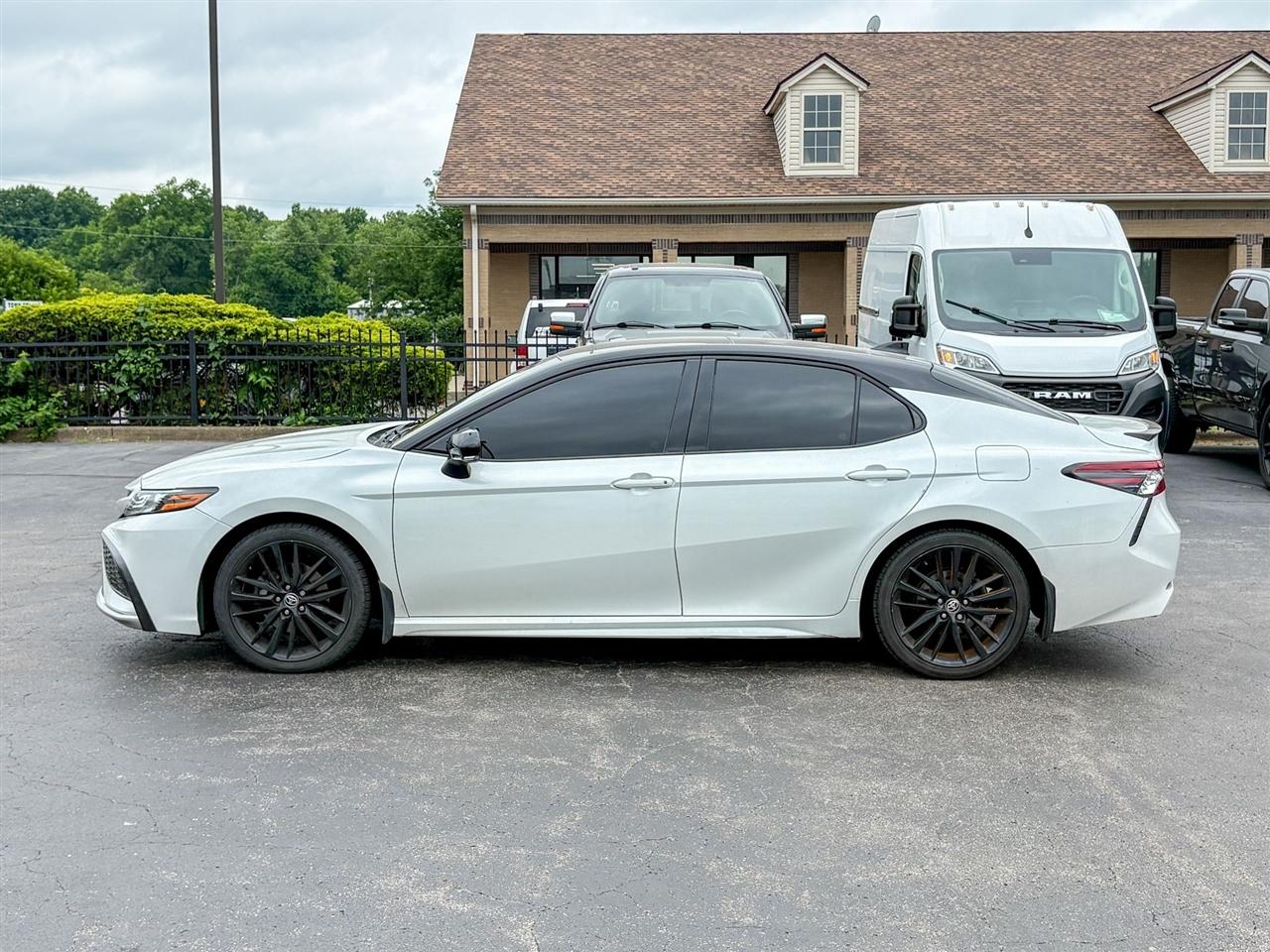 Toyota Camry  2021