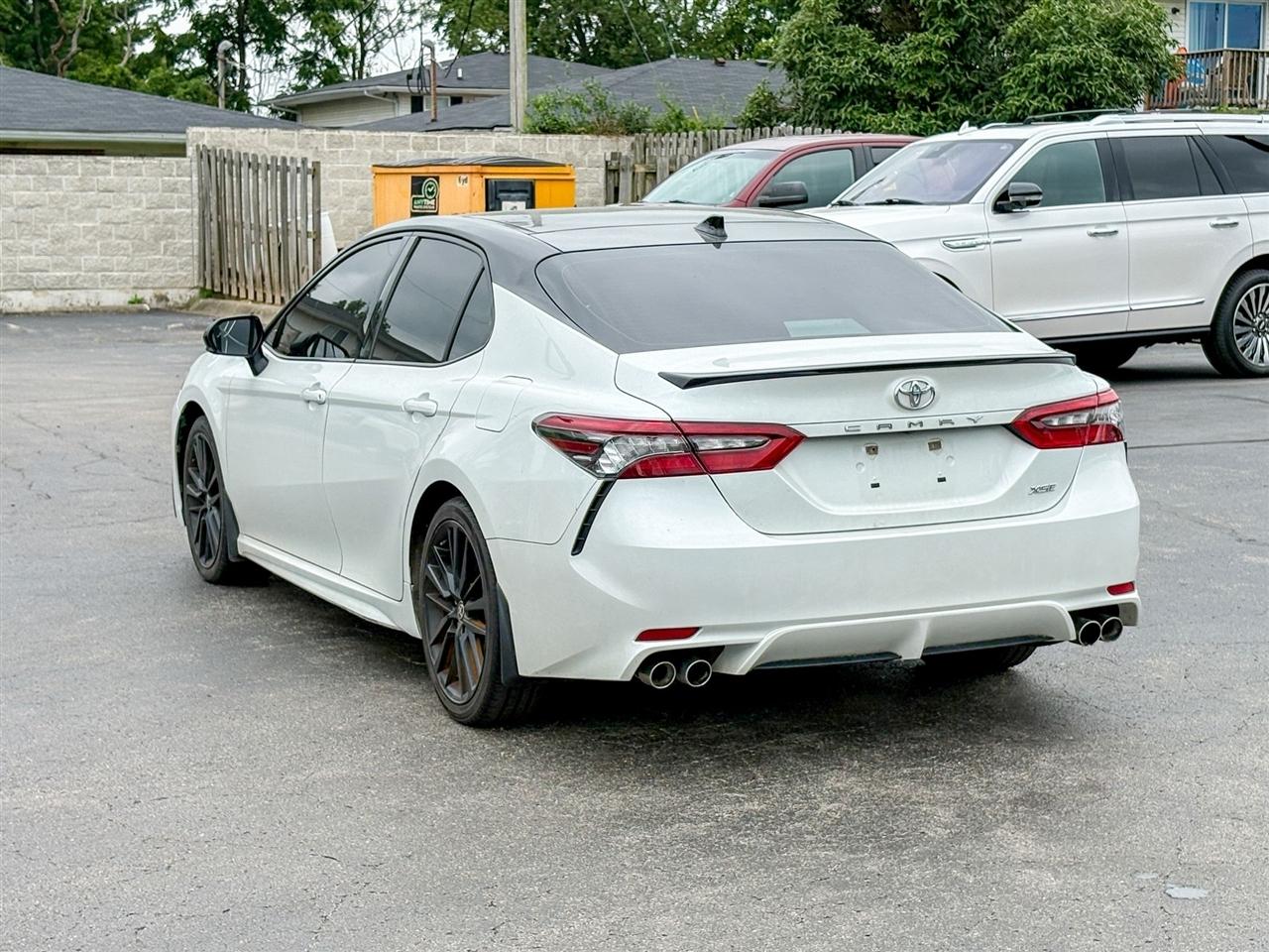 Toyota Camry  2021