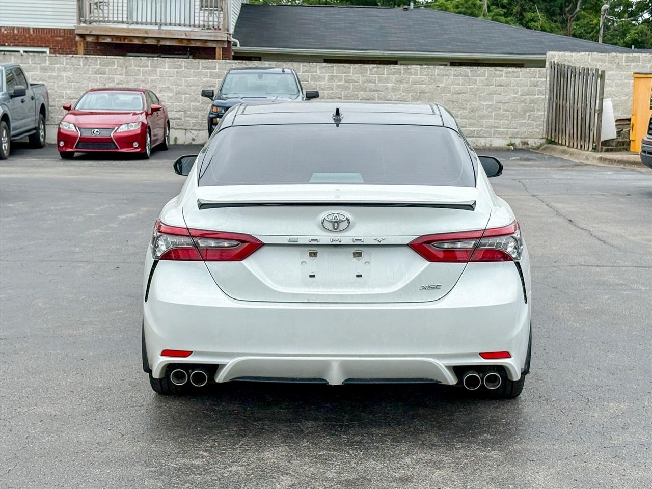 Toyota Camry  2021