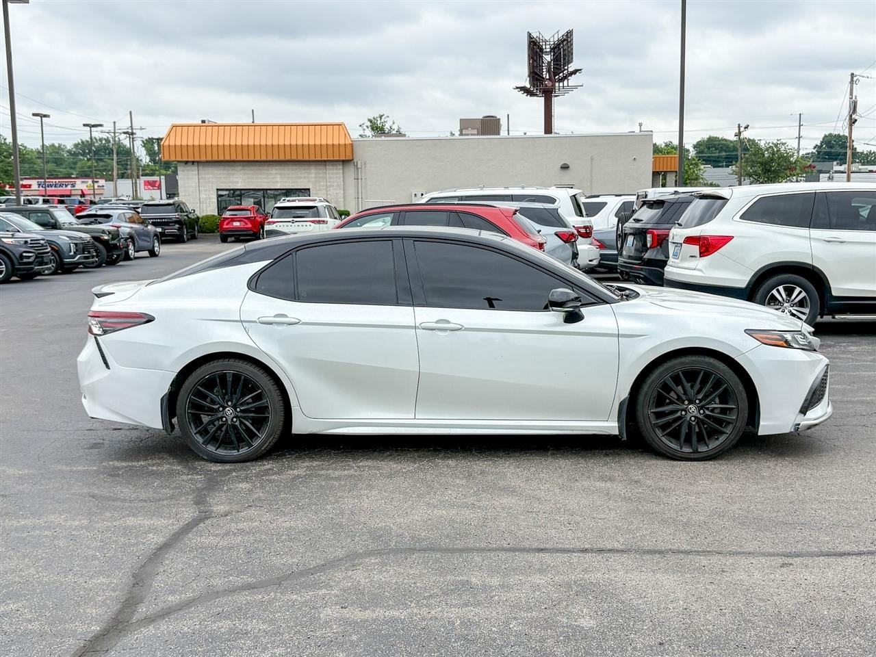 Toyota Camry  2021