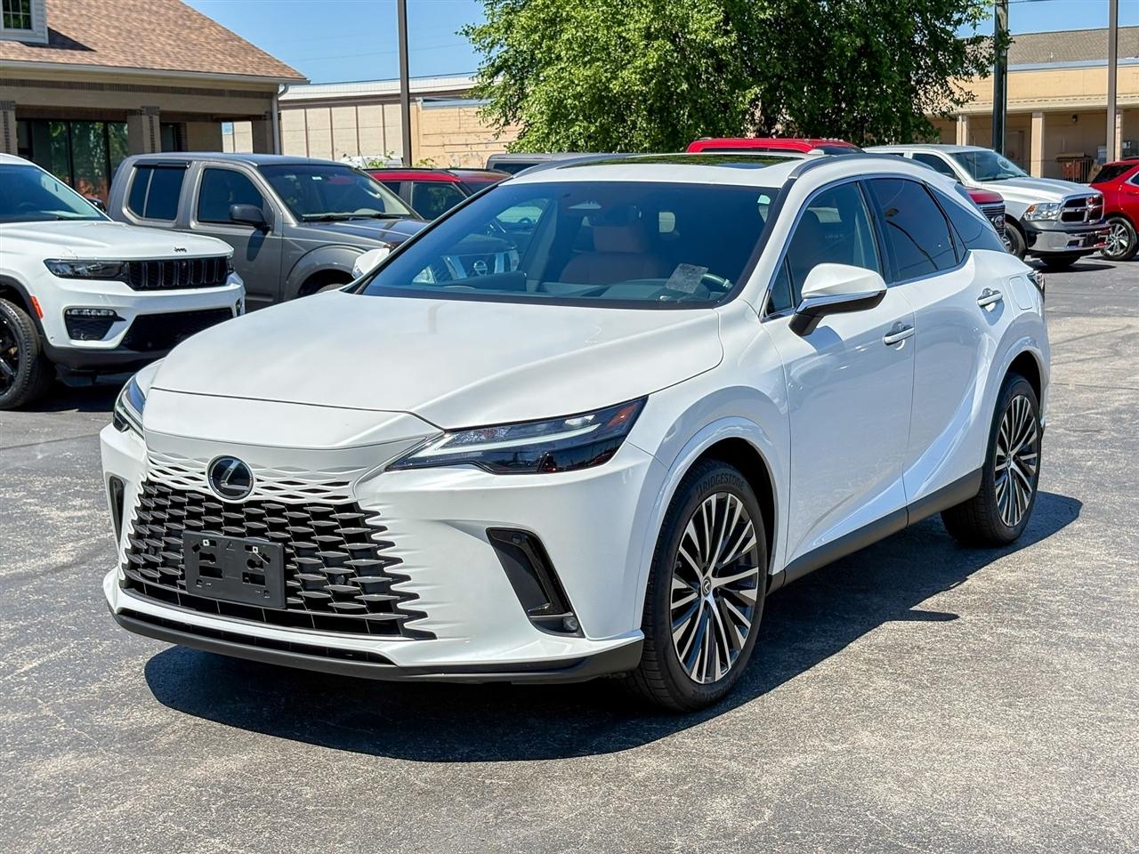 Lexus RX  2023