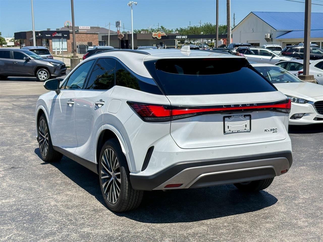 Lexus RX  2023