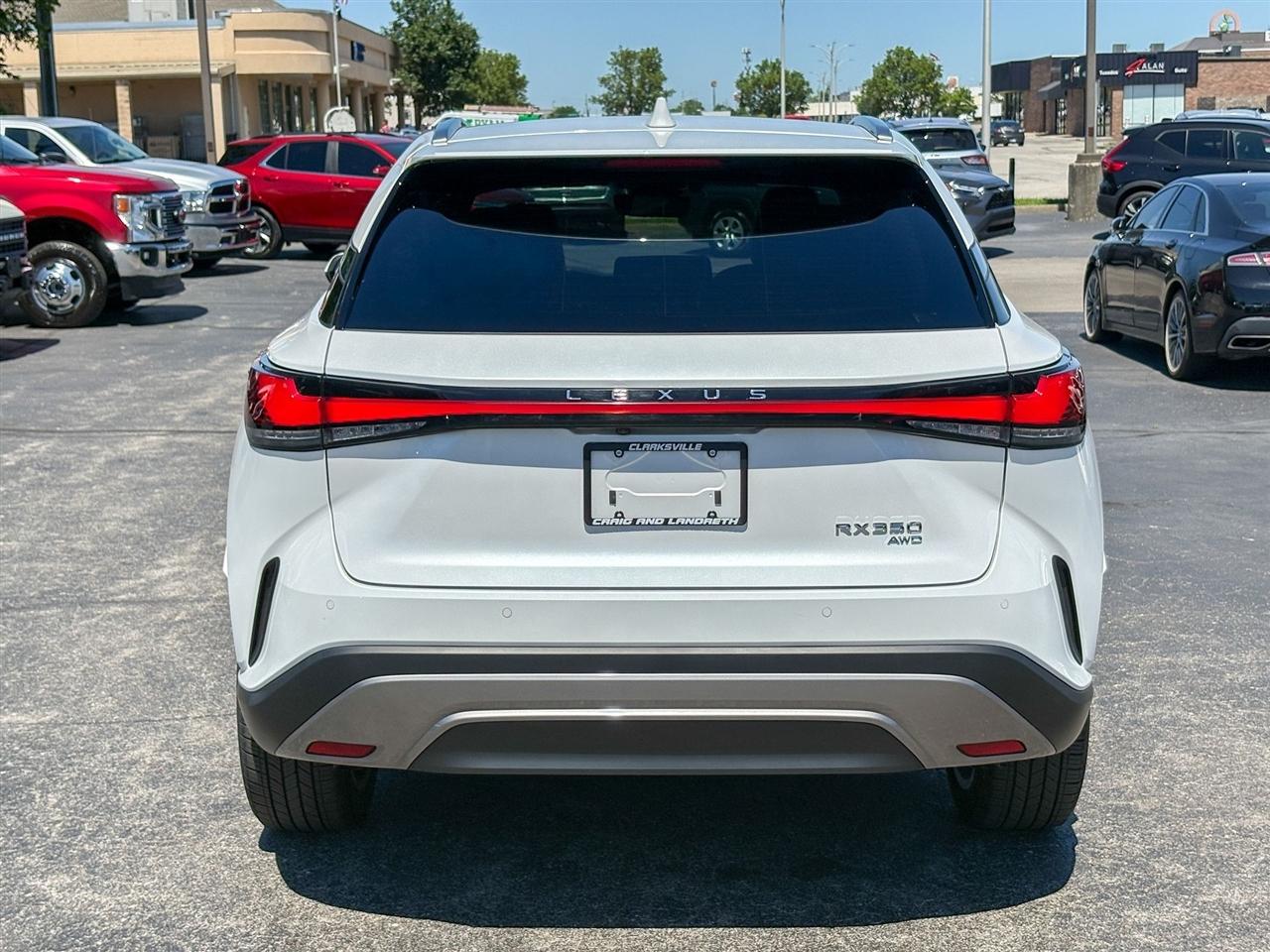 Lexus RX  2023