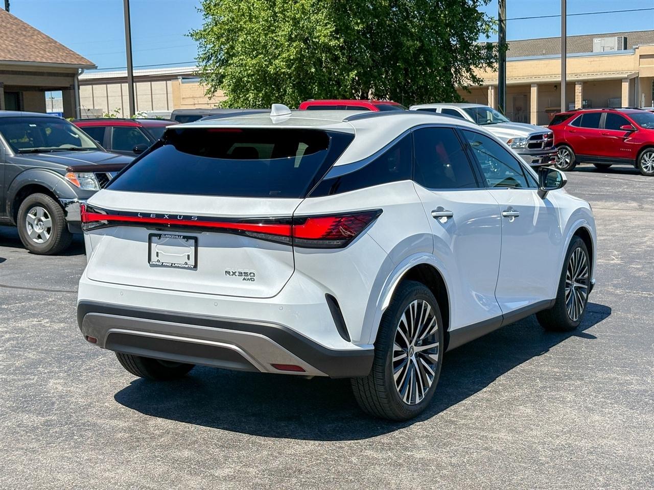 Lexus RX  2023