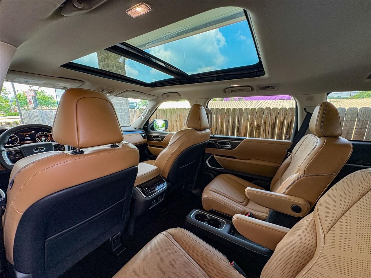 Infiniti QX80 LUXE 4WD 2025