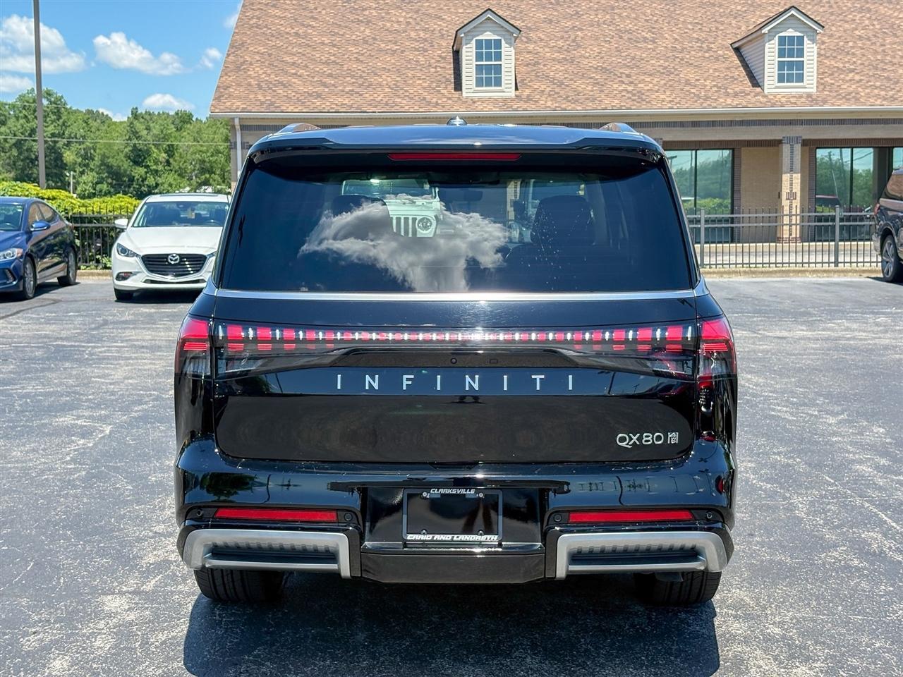 Infiniti QX80 LUXE 4WD 2025