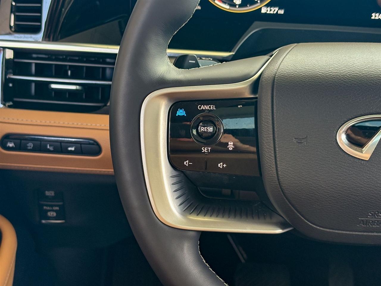 Infiniti QX80 LUXE 4WD 2025