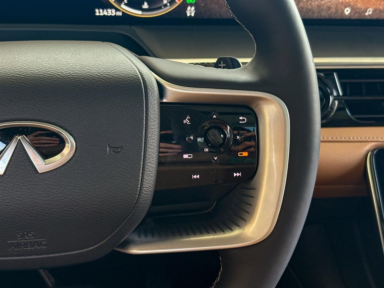 Infiniti QX80 LUXE 4WD 2025