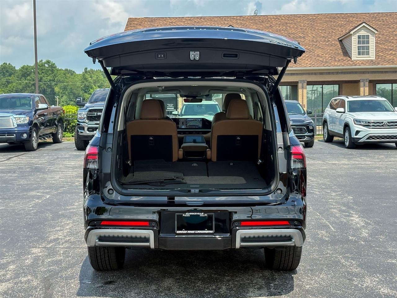Infiniti QX80 LUXE 4WD 2025