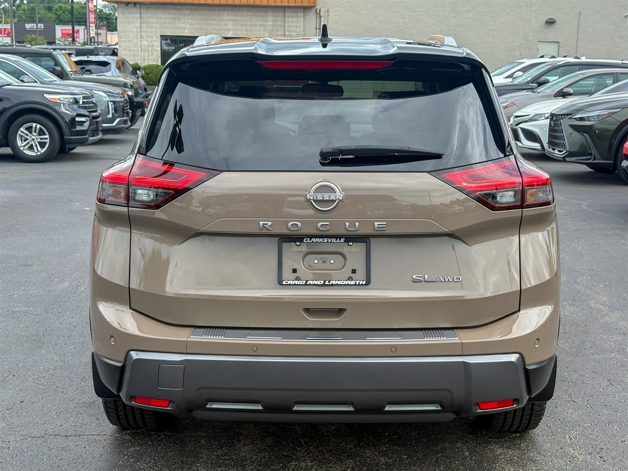 Nissan Rogue  2024