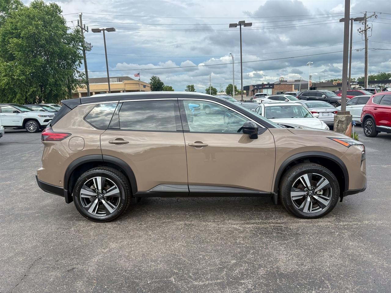 Nissan Rogue  2024