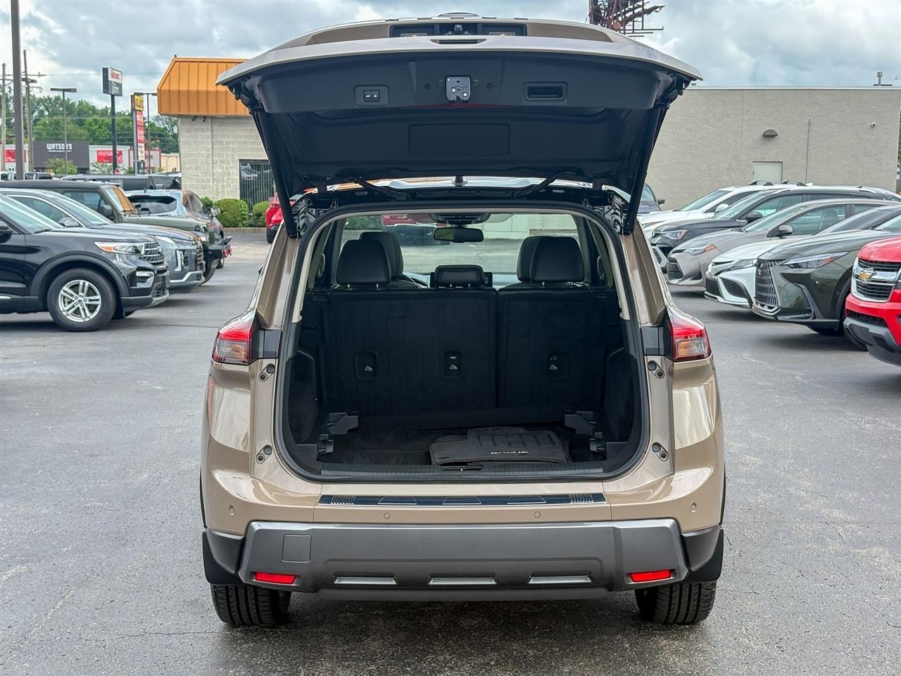 Nissan Rogue  2024