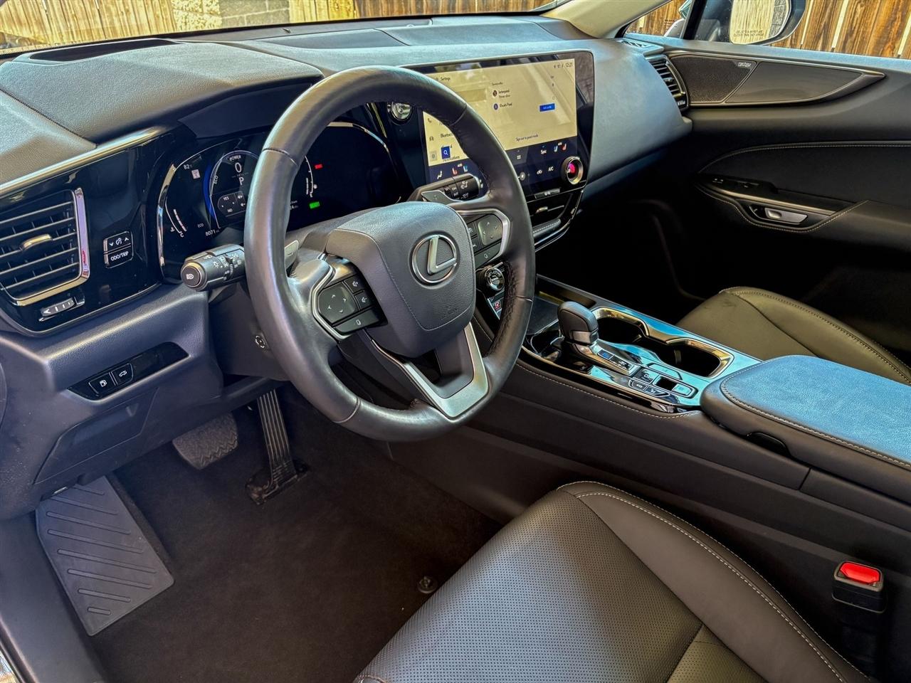 Lexus NX  2025