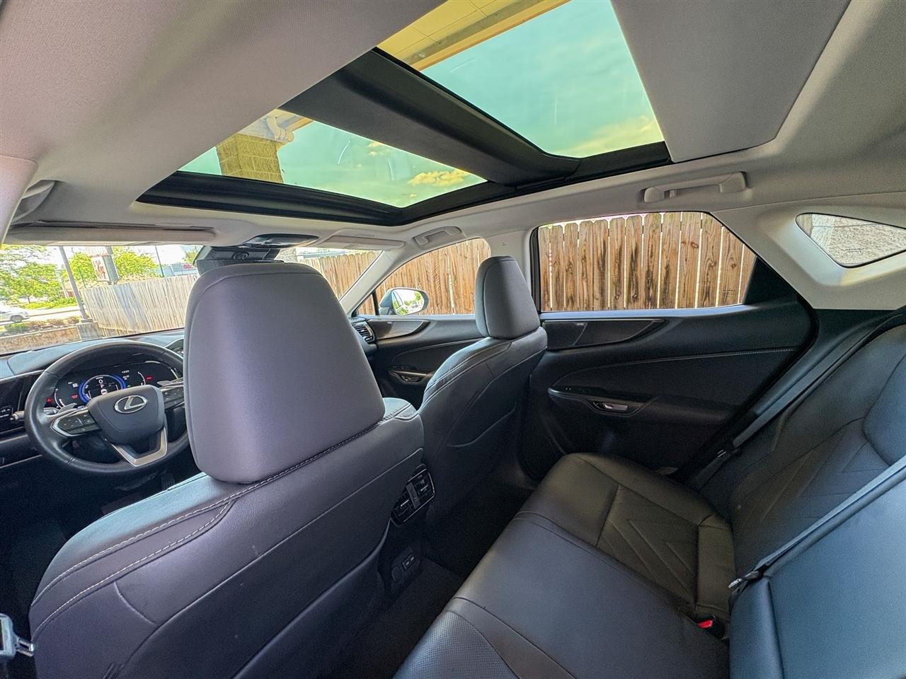 Lexus NX  2025